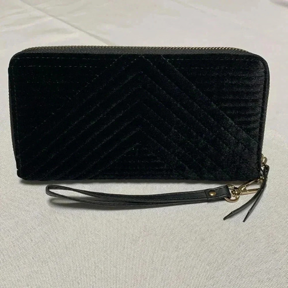 Women’s Velvet Wallet, Wristlet,NWOT. - Picture 2 of 4